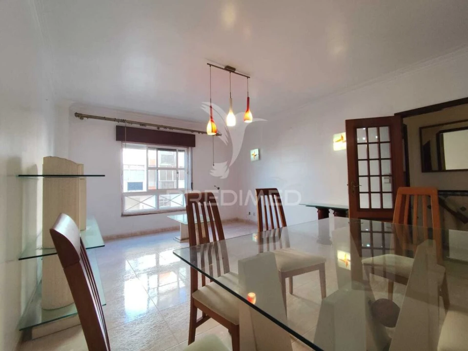 Apartamento T2 para Venda em Algueirão-Mem Martins Foto 12
