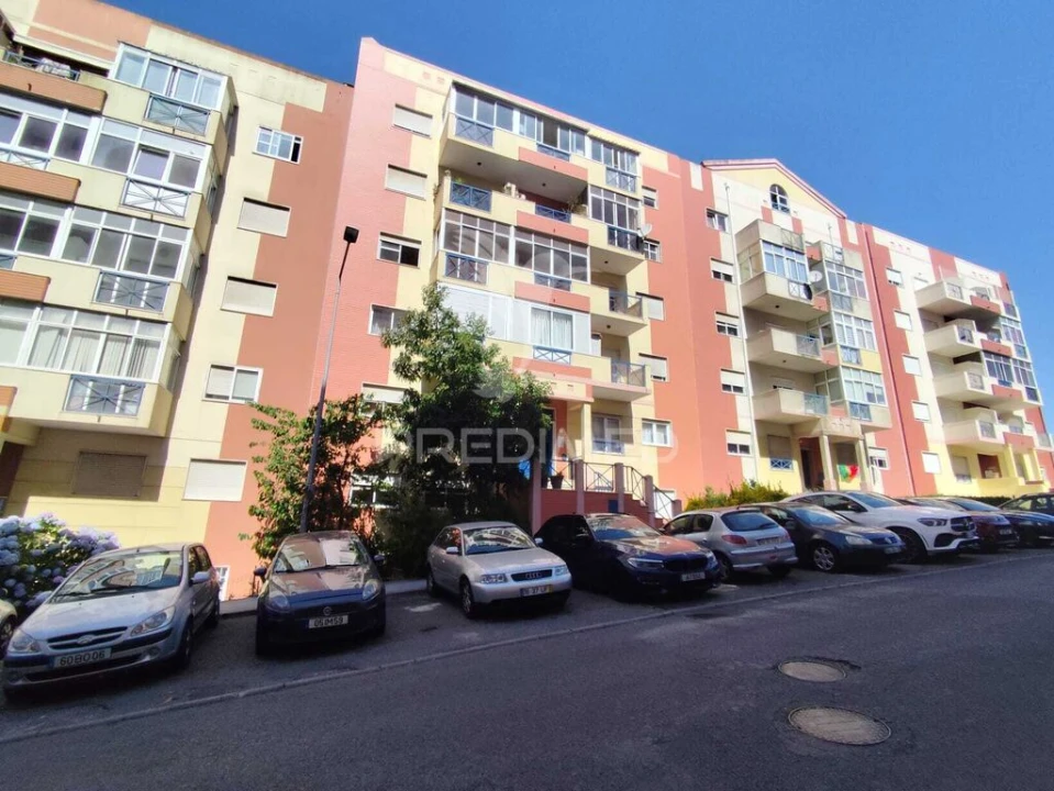 Apartamento T2 para Venda em Algueirão-Mem Martins Foto 16