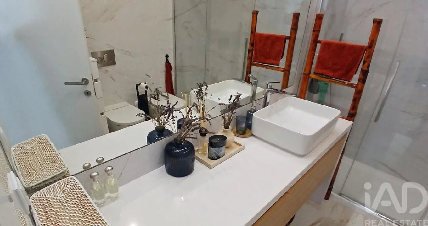 Apartamento T2 para Venda em São Martinho do Porto Foto 19