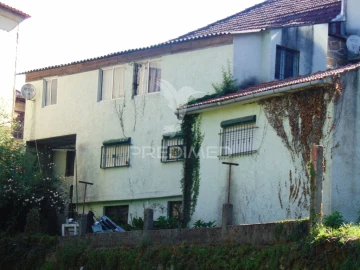 Moradia T4 para Venda em Adoufe e Vilarinho de Samardã