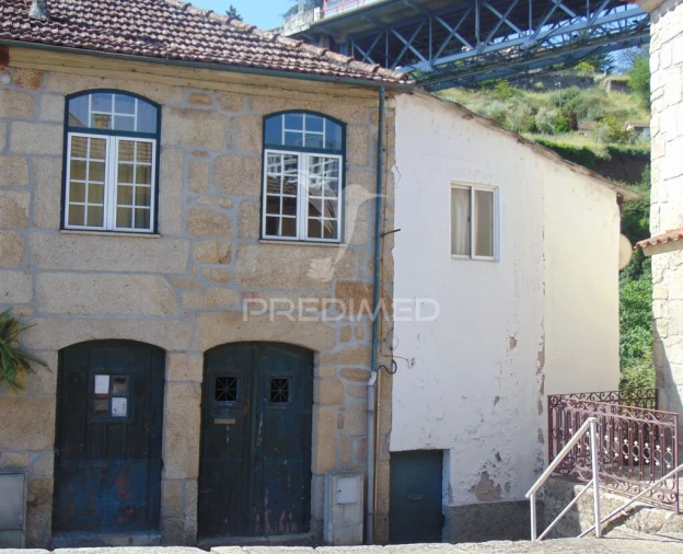 Moradia T4 para Venda em Adoufe e Vilarinho de Samardã