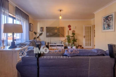 Apartamento T4 para Venda em Romeira e Várzea