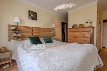 Apartamento T4 para Venda em Romeira e Várzea