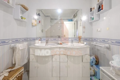 Apartamento T4 para Venda em Romeira e Várzea