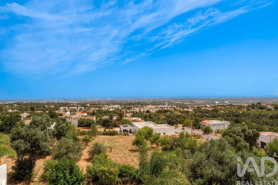Moradia T4 para Venda em Santa Barbara de Nexe Foto 38