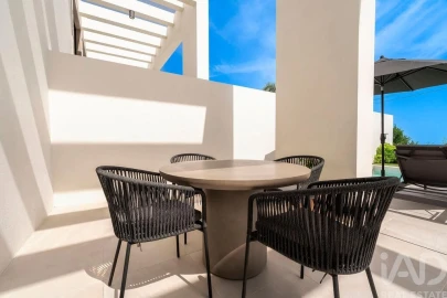 Moradia T4 para Venda em Santa Barbara de Nexe