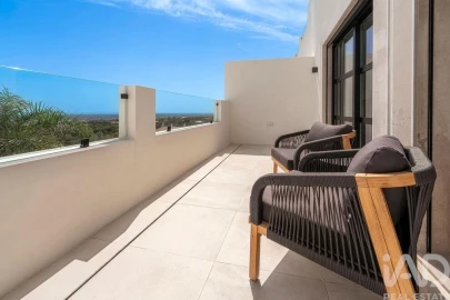 Moradia T4 para Venda em Santa Barbara de Nexe
