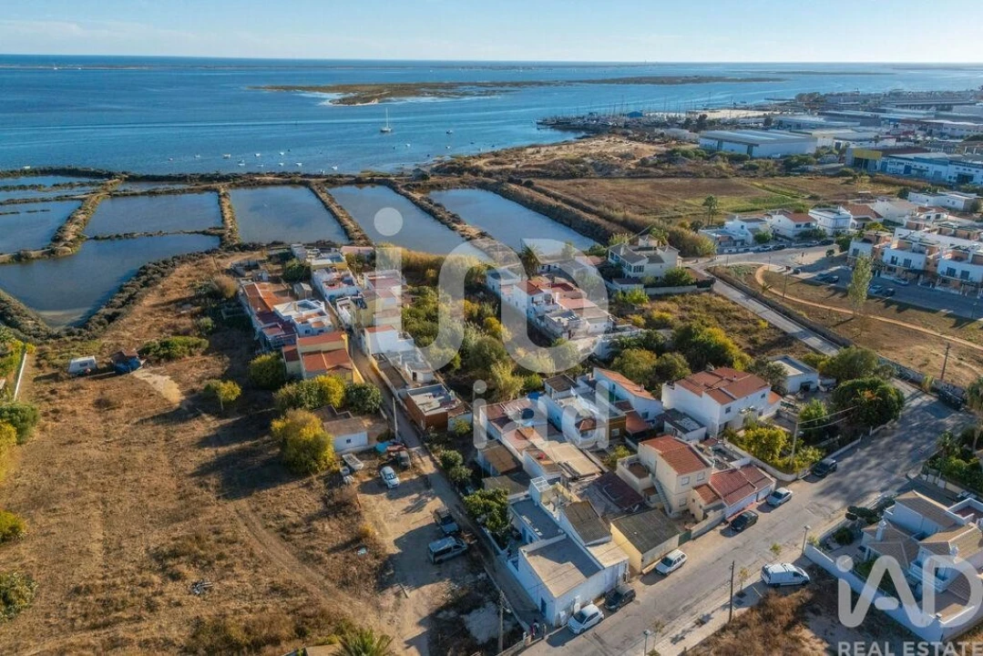 Moradia para Venda em Quelfes Foto 37