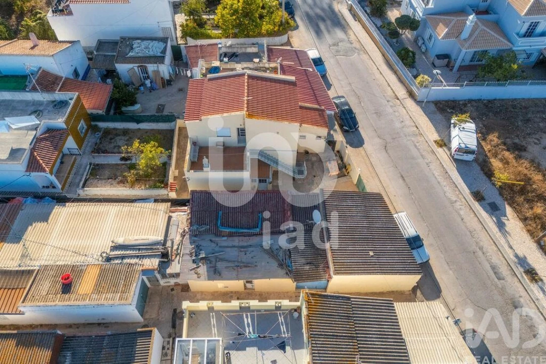 Moradia para Venda em Quelfes Foto 38