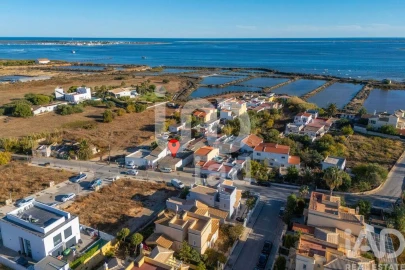 Moradia para Venda em Quelfes