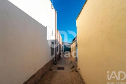 Moradia para Venda em Quelfes