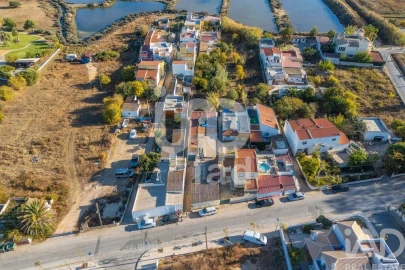 Moradia para Venda em Quelfes