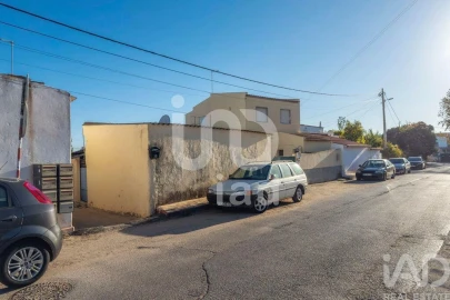 Moradia para Venda em Quelfes