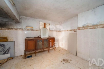 Moradia para Venda em Quelfes