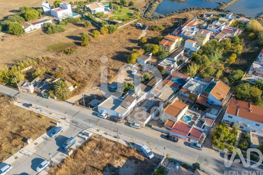 Moradia para Venda em Quelfes Foto 28