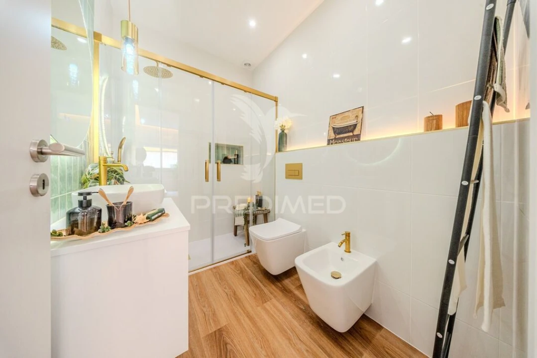 Apartamento T3 para Venda em Almada, Cova da Piedade, Pragal e Cacilhas Foto 7