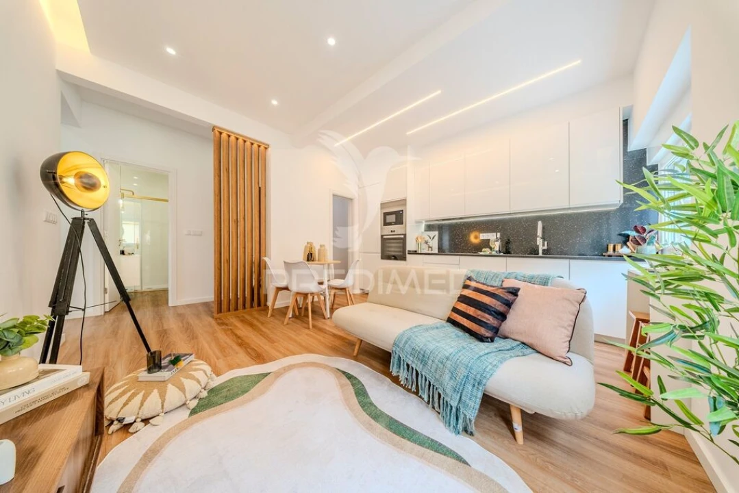 Apartamento T3 para Venda em Almada, Cova da Piedade, Pragal e Cacilhas Foto 2
