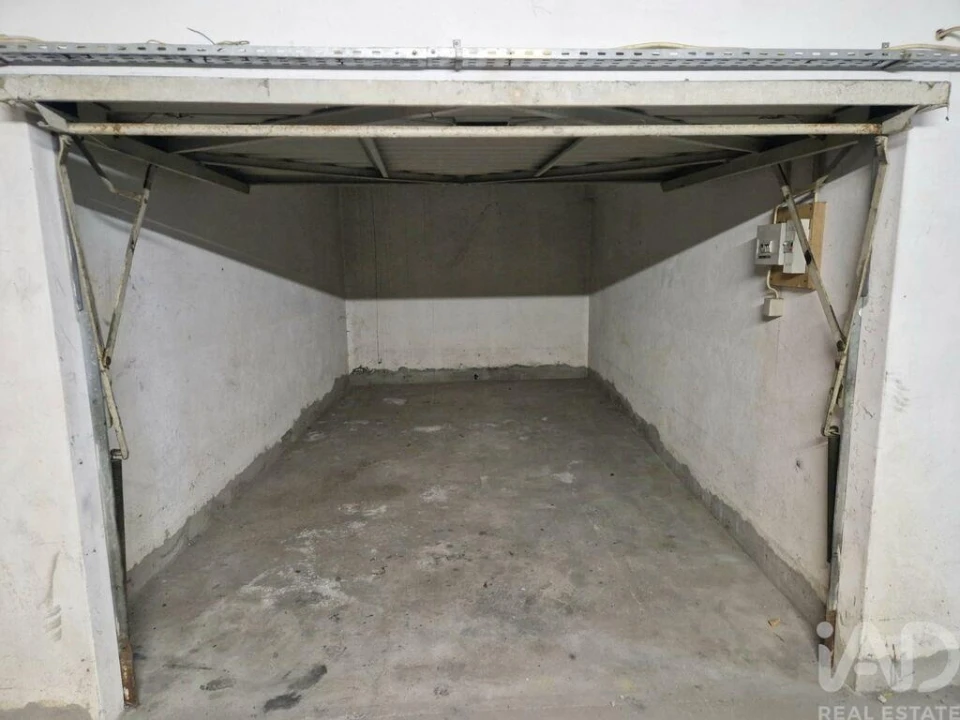 Garagem para Venda em Subportela, Deocriste e Portela Susã Foto 1