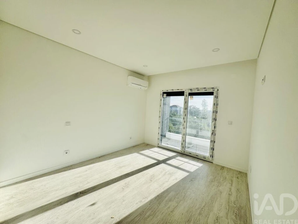 Apartamento para Venda em Seixal, Arrentela e Aldeia de Paio Pires Foto 2