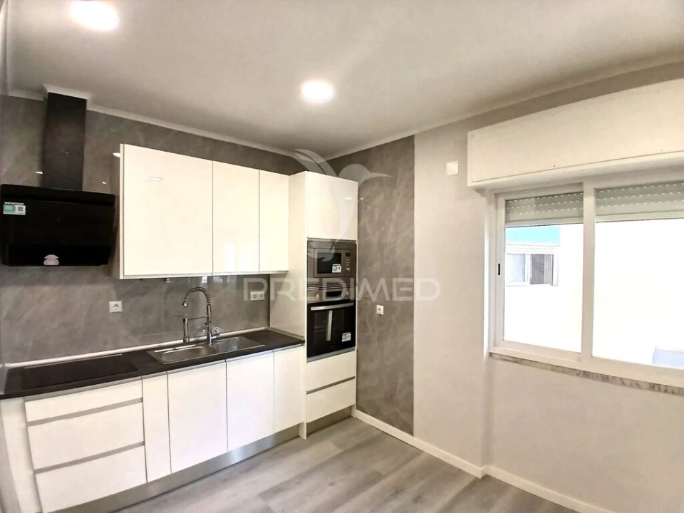 Apartamento T1 para Venda em Venteira Foto 1