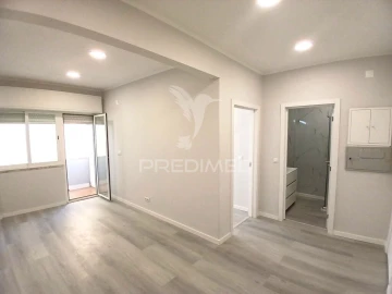 Apartamento T1 para Venda em Venteira