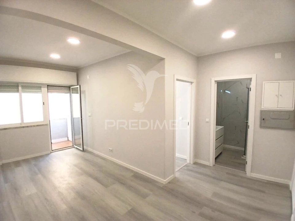 Apartamento T1 para Venda em Venteira Foto 7