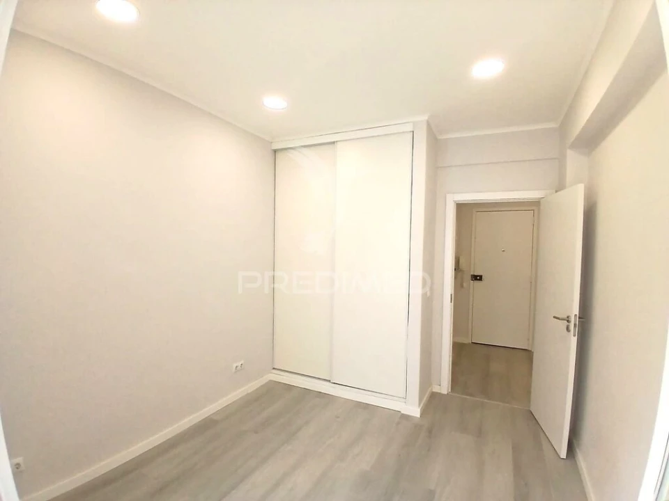 Apartamento T1 para Venda em Venteira Foto 10