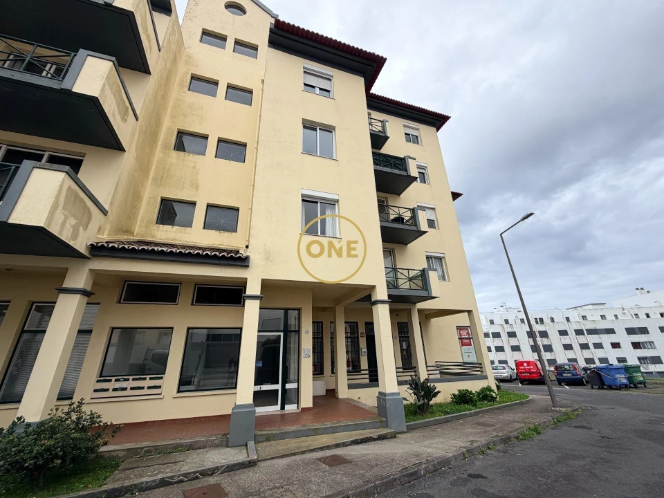 Apartamento T4 para Venda em Ponta Delgada (São José) Foto 1