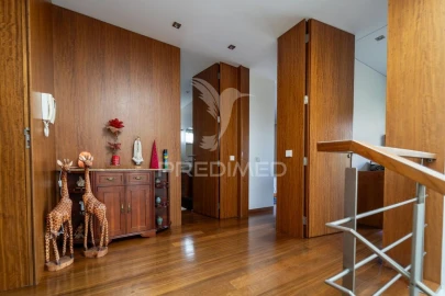 Moradia T3 para Venda em Sandim, Olival, Lever e Crestuma