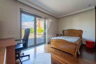 Moradia T3 para Venda em Sandim, Olival, Lever e Crestuma