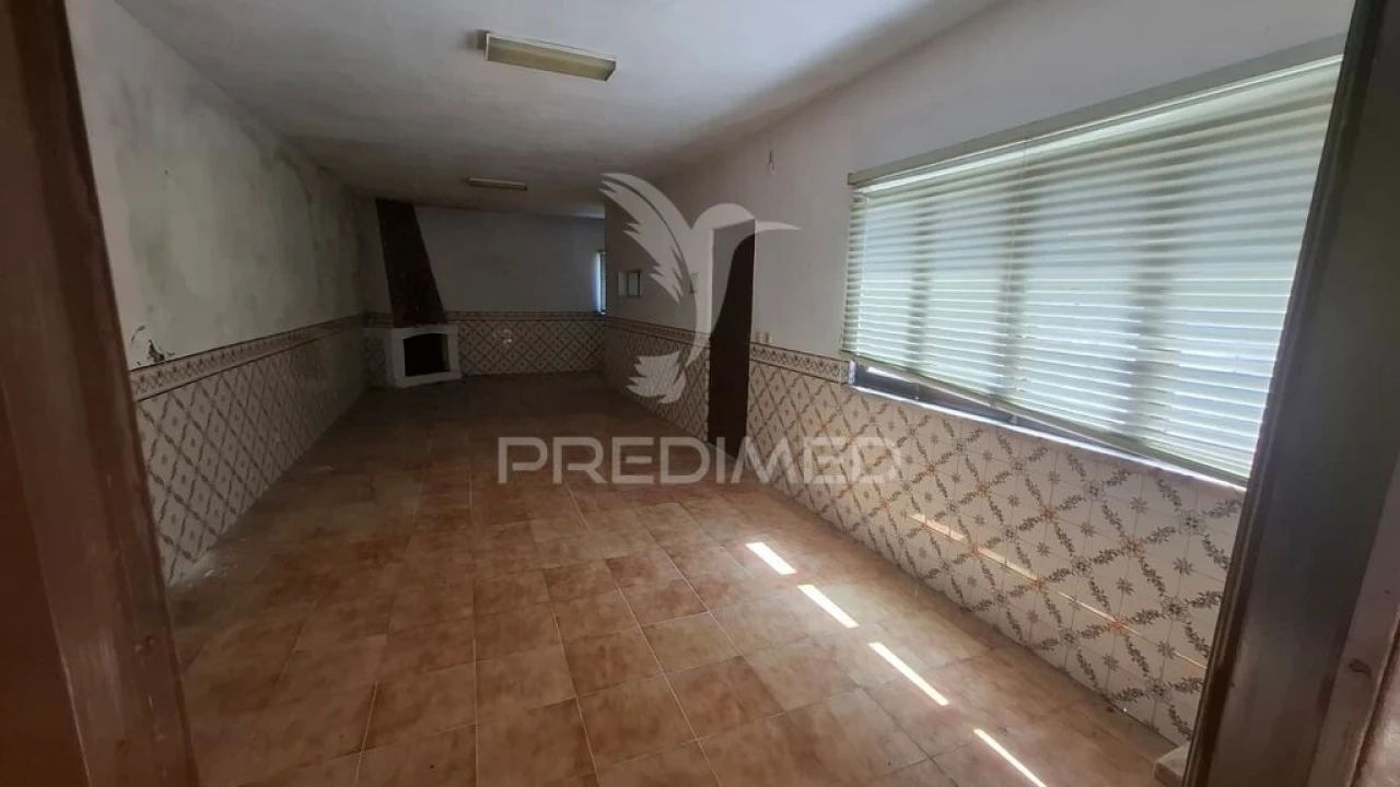 Moradia T2 para Venda em Arneiro das Milhariças Foto 2