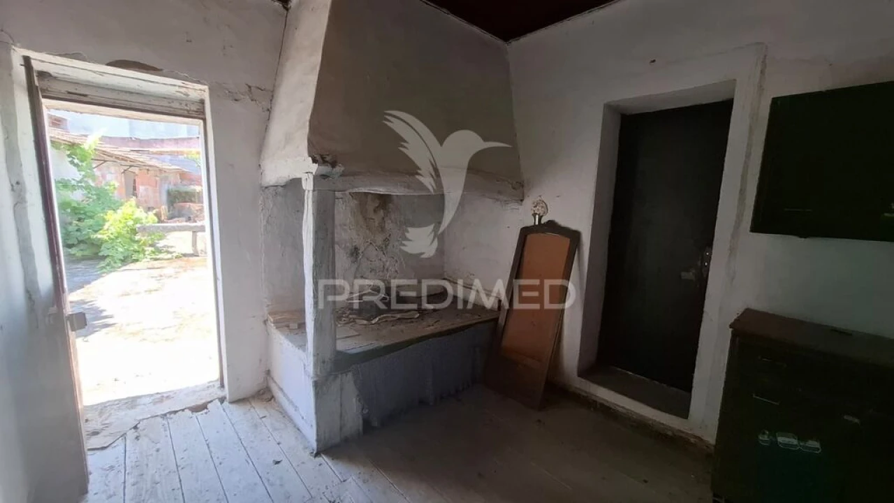Moradia T2 para Venda em Arneiro das Milhariças Foto 7