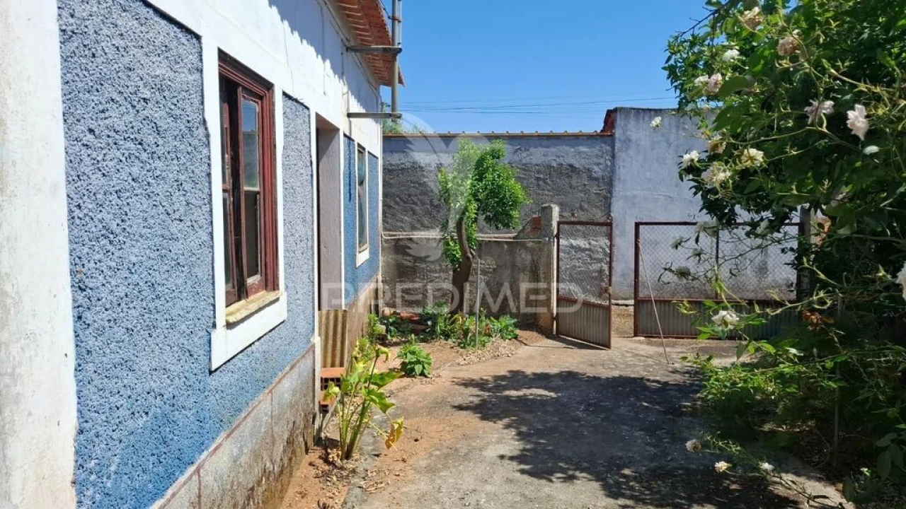 Moradia T2 para Venda em Arneiro das Milhariças Foto 13