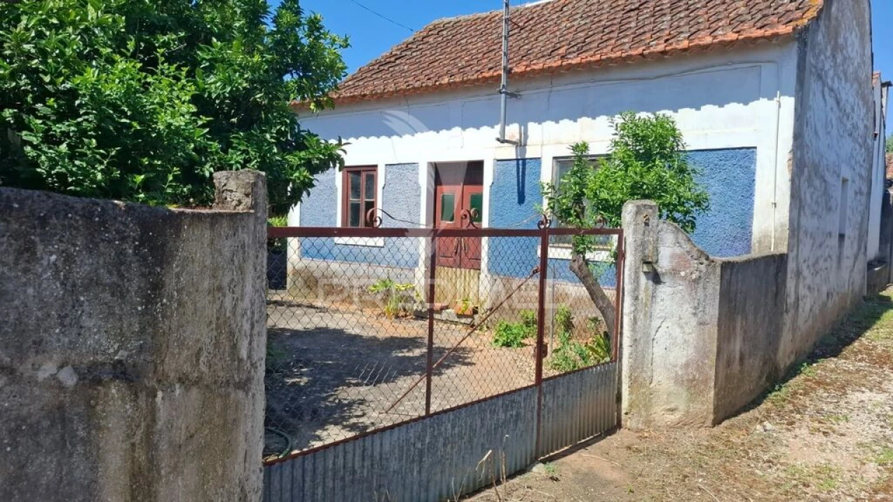 Moradia T2 para Venda em Arneiro das Milhariças Foto 1