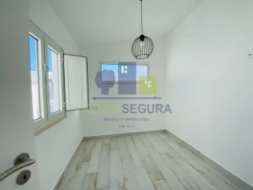 Moradia T2 para Venda em Alcaria Ruiva