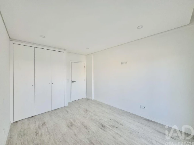 Apartamento para Venda em Seixal, Arrentela e Aldeia de Paio Pires Foto 2