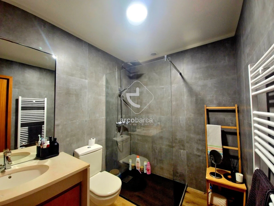 Apartamento T3 para Venda em Fornelos e Queijada Foto 17