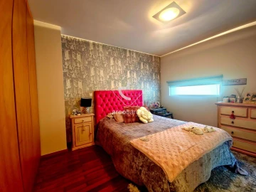 Apartamento T3 para Venda em Fornelos e Queijada