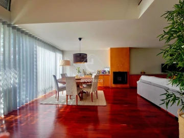 Apartamento T3 para Venda em Fornelos e Queijada