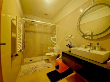 Apartamento T3 para Venda em Fornelos e Queijada