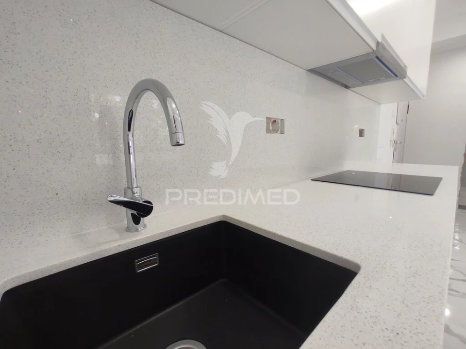 Apartamento T1 para Venda em Alfragide Foto 7