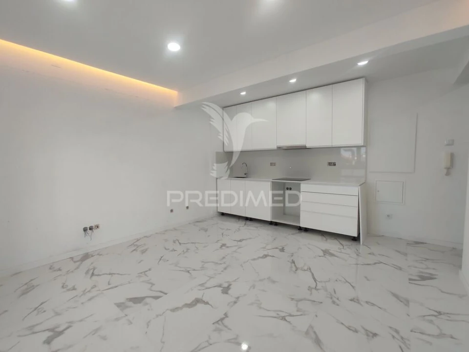 Apartamento T1 para Venda em Alfragide Foto 9