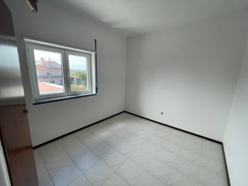 Apartamento T2 para Venda em Alfeizerão Foto 11