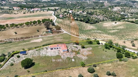 Moradia T4 para Venda em Marvila, Ribeira Santarém, São Salvador, São Nicolau