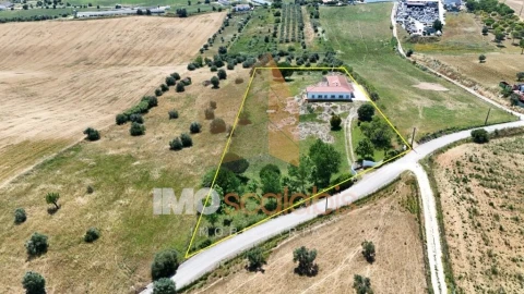 Moradia T4 para Venda em Marvila, Ribeira Santarém, São Salvador, São Nicolau