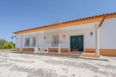 Moradia T4 para Venda em Marvila, Ribeira Santarém, São Salvador, São Nicolau