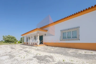 Moradia T4 para Venda em Marvila, Ribeira Santarém, São Salvador, São Nicolau