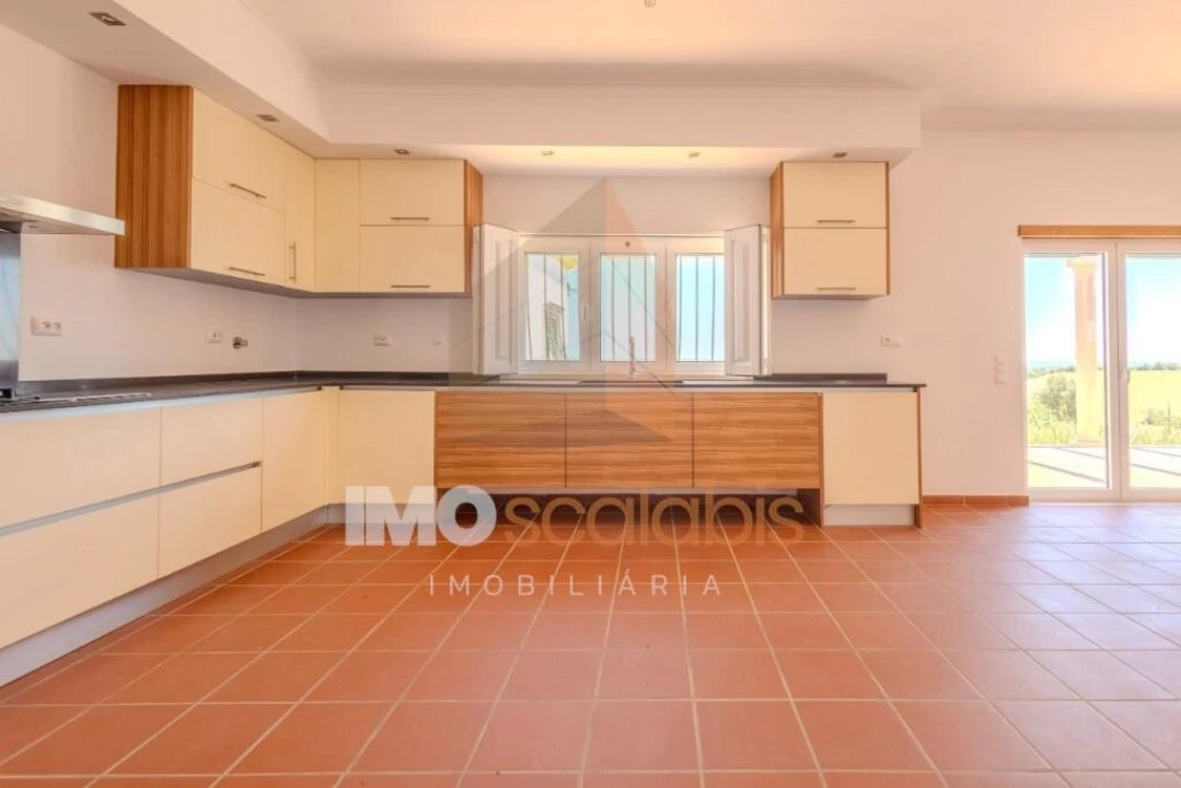 Moradia T4 para Venda em Marvila, Ribeira Santarém, São Salvador, São Nicolau Foto 9