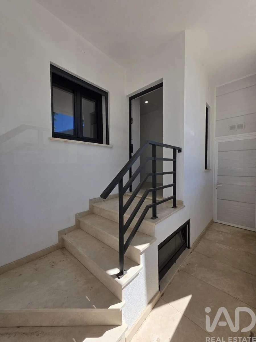 Moradia T3 para Venda em Vila Real de Santo Antonio Foto 3