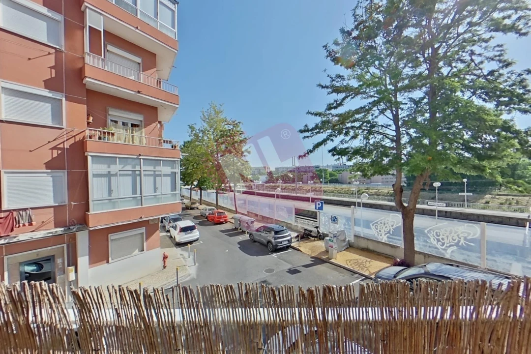 Apartamento T3 para Arrendamento em Moscavide e Portela Foto 27